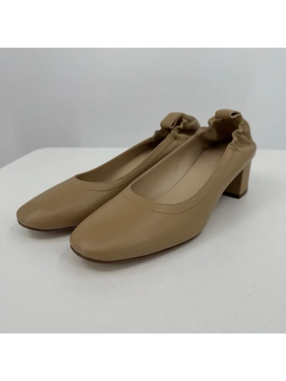 Everlane Italian Leather Day Heel Light Taupe 9.5 Women's Elastic Back Comfort